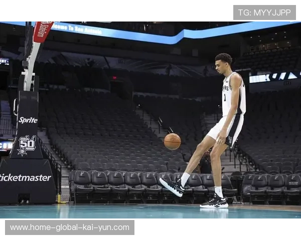 马刺团队篮球典范 文班亚马禁区护框效率联盟前列